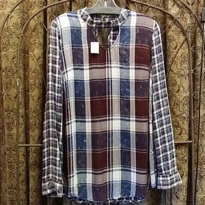 🎀💰 2/$25 NWT Cute Maurices Plaid Top size Medium